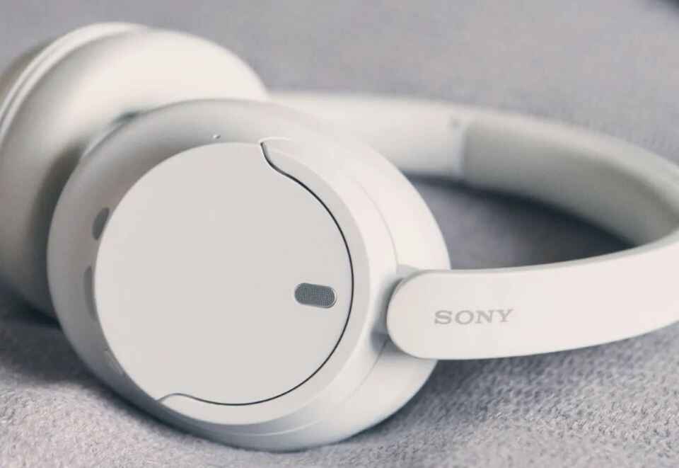 Sony WH-CH720N headphones